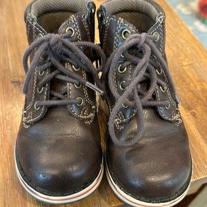 Toddler brown leather boots